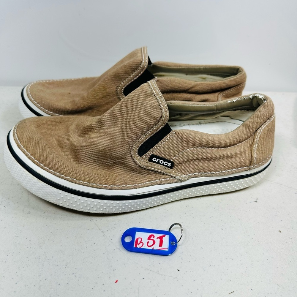 CROCS HOVER SLIP ON KHAKI size 8